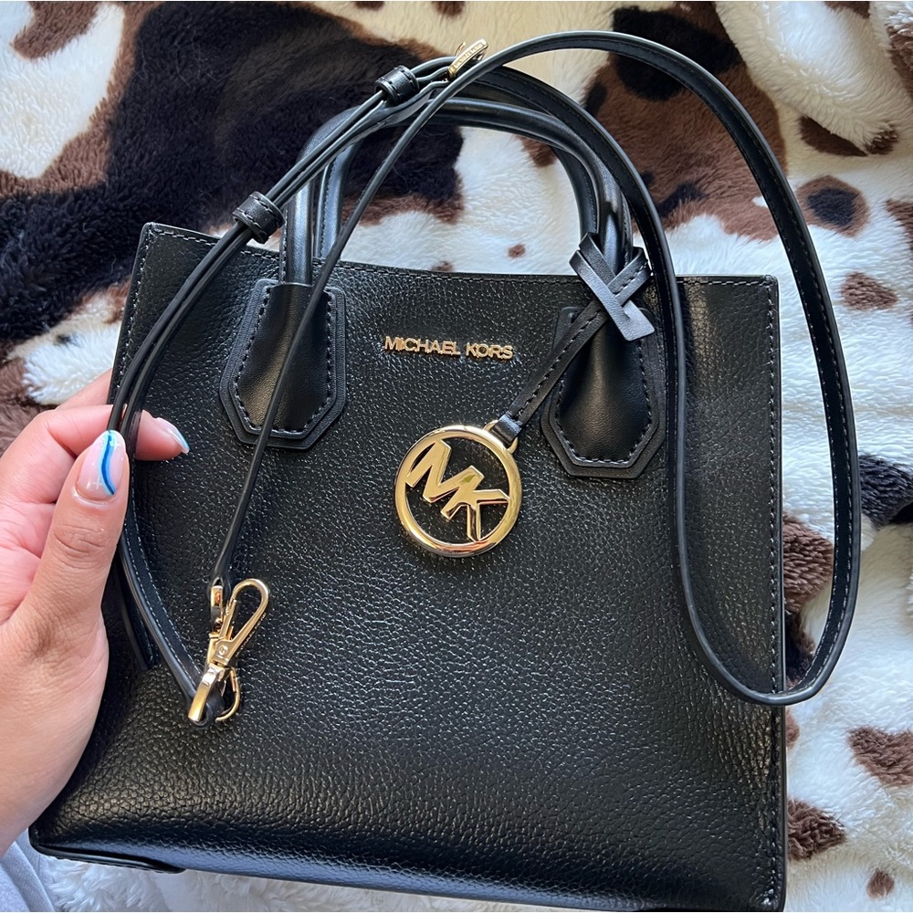 Micheal Kors cross body bag